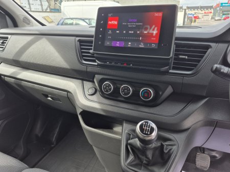 2022 Renault Trafic - photo 10