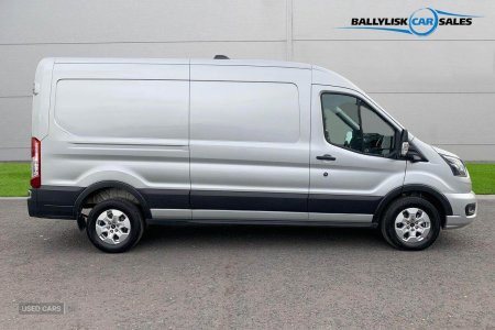 2025 Ford Transit - photo 3