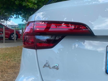 2017 Audi A4 - photo 23