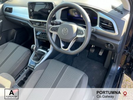 2025 Volkswagen T-Roc - photo 6