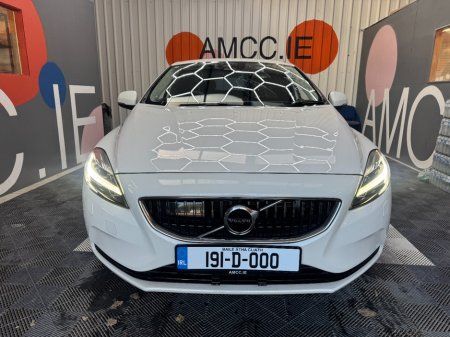 2019 Volvo V40 - photo 2