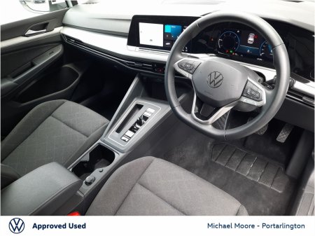 2023 Volkswagen Golf - photo 8