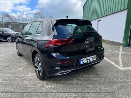 2023 Volkswagen Golf - photo 3