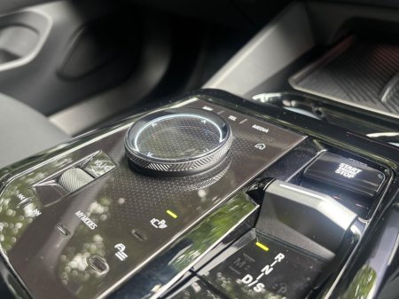 2024 BMW 5-Series - photo 20