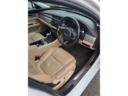 2017 Jaguar XF - photo 36