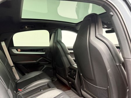 2025 Porsche Cayenne - photo 13