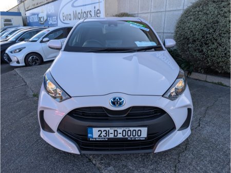 2023 Toyota Yaris - photo 2
