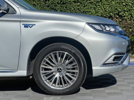 2022 Mitsubishi Outlander - photo 8
