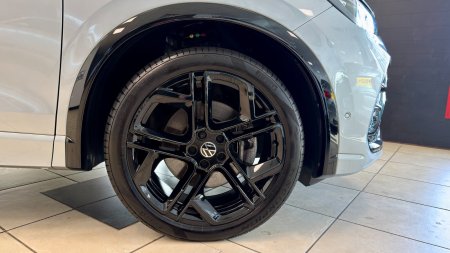 2025 Volkswagen Tiguan - photo 17