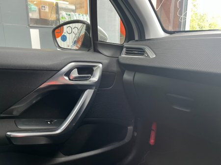 2017 Peugeot 2008 - photo 12