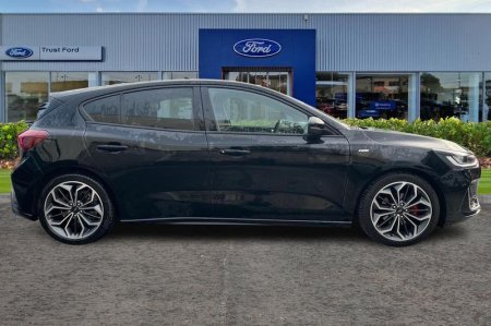 2022 Ford Focus - photo 3
