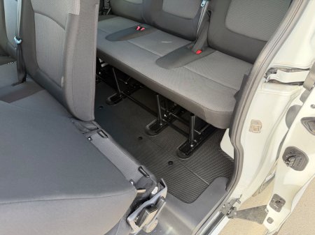 2025 Renault Trafic - photo 16