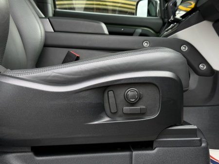 2025 Land Rover Defender - photo 24