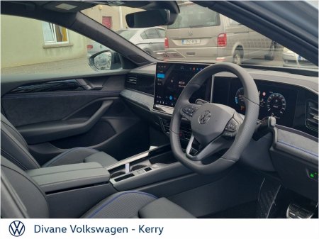 2027 Volkswagen Passat - photo 2