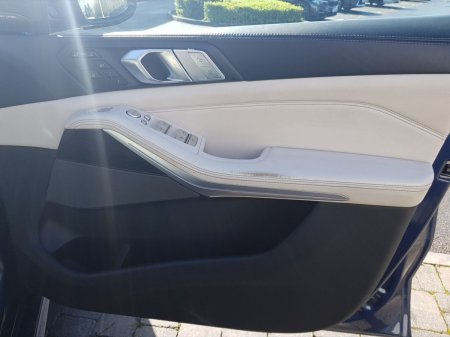 2020 BMW X7 - photo 21