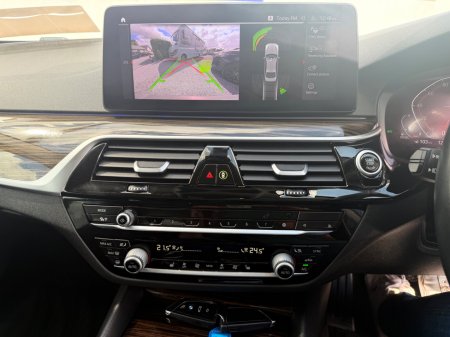 2022 BMW 5-Series - photo 17