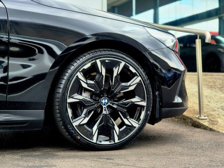 2025 BMW i5 - photo 9
