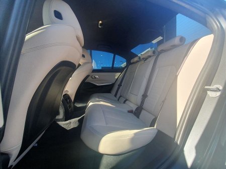 2021 BMW 3-Series - photo 22