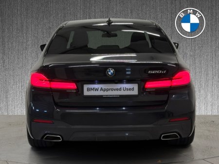 2022 BMW 5-Series - photo 15