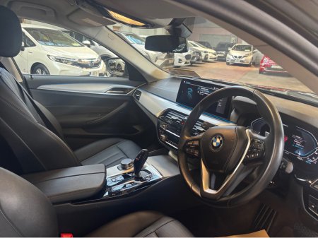 2023 BMW 5-Series - photo 8