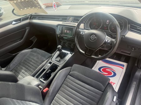 2017 Volkswagen Passat - photo 15