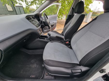 2016 Hyundai i20 - photo 18