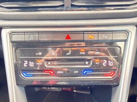 2024 Volkswagen T-Roc - photo 30