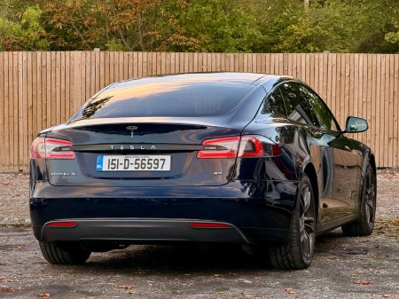 2015 Tesla Model S - photo 22