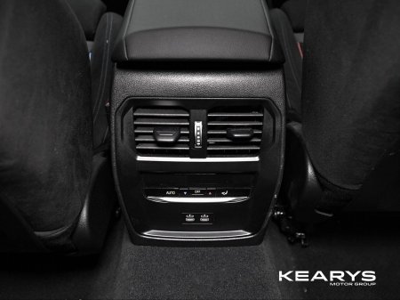 2025 BMW 3-Series - photo 14