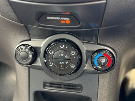 2014 Ford Fiesta - photo 12