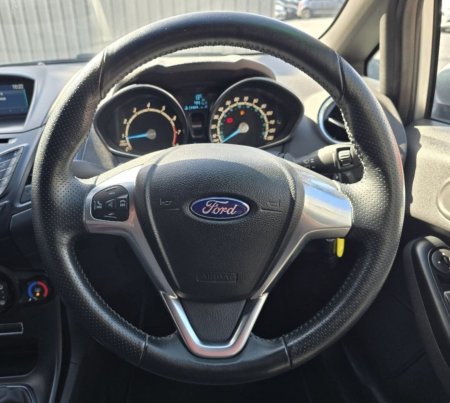 2017 Ford Fiesta - photo 17
