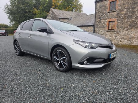 2018 Toyota Auris Hybrid Luna Sport