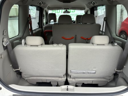 2018 Nissan Serena - photo 8
