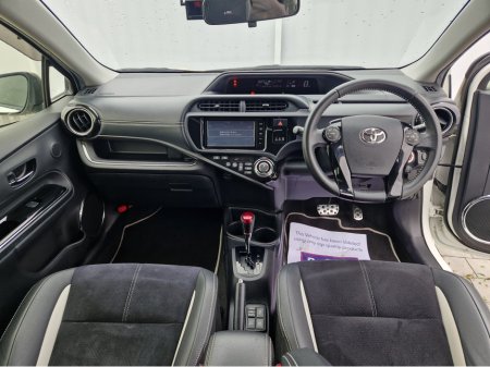 2015 Toyota Aqua - photo 18