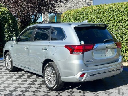 2022 Mitsubishi Outlander - photo 5