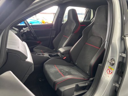 2021 Volkswagen Golf - photo 24