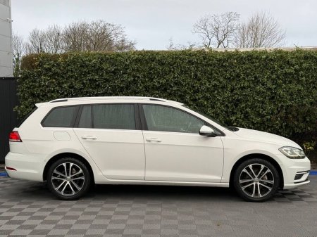 2020 Volkswagen Golf - photo 2