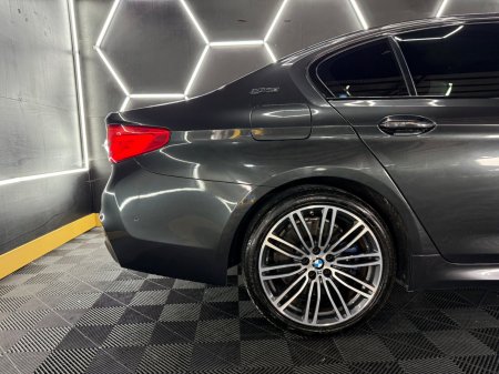 2017 BMW 5-Series - photo 10