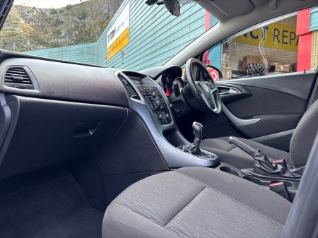 2013 Vauxhall Astra - photo 11