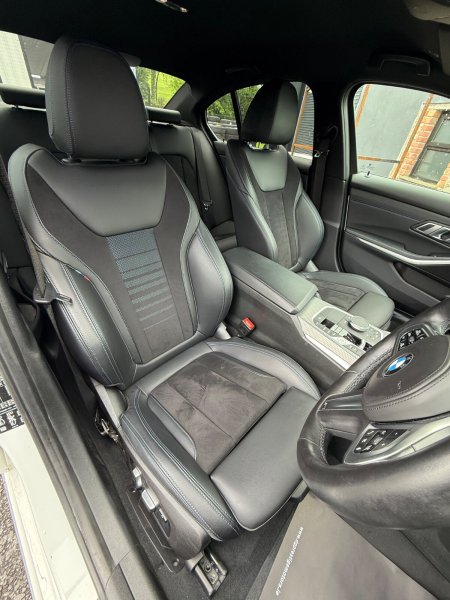 2022 BMW 3-Series - photo 13