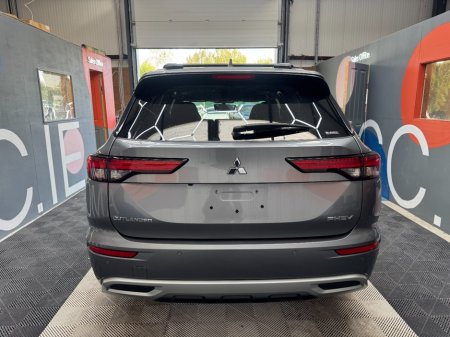 2023 Mitsubishi Outlander - photo 4