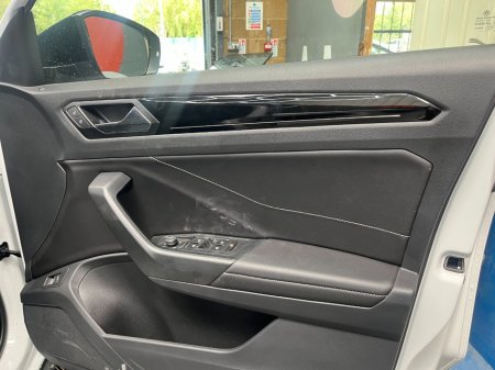 2024 Volkswagen T-Roc - photo 13