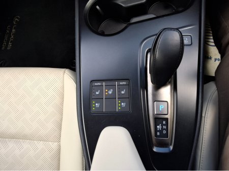 2024 Lexus UX - photo 16