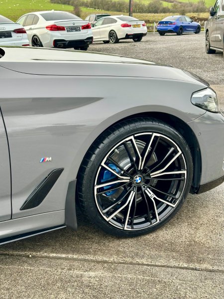 2021 BMW 5-Series - photo 8