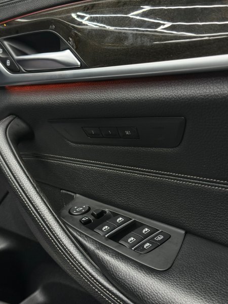 2018 BMW 5-Series - photo 18