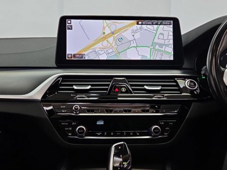 2023 BMW 5-Series - photo 12