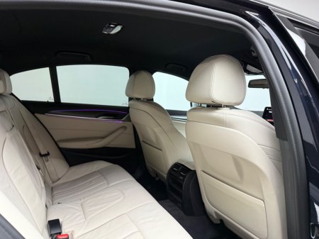 2022 BMW 5-Series - photo 11