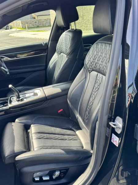 2020 BMW 7-Series - photo 6