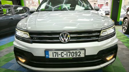 2017 Volkswagen Tiguan - photo 2