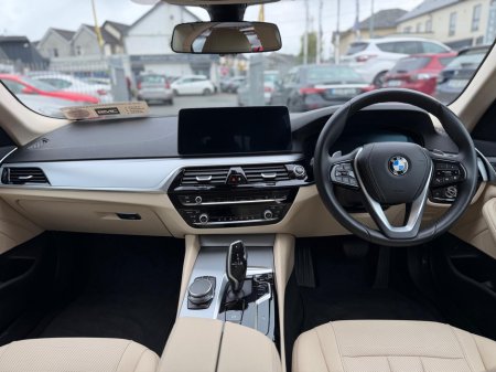 2023 BMW 5-Series - photo 15